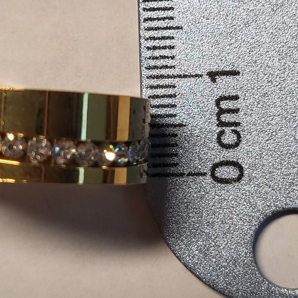 New gold tone and zircon ring size 7 - Picture 7 of 8